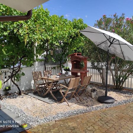 Holiday Home Morgan Vir Kültér fotó